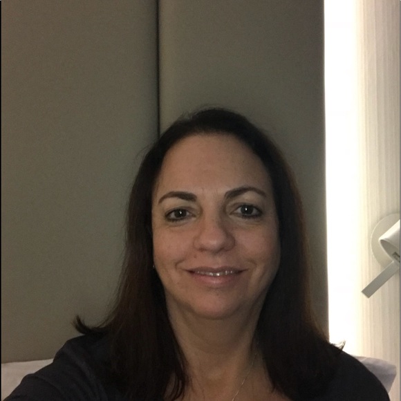 Meet your Posher, Debbie - Picture 1 of 1